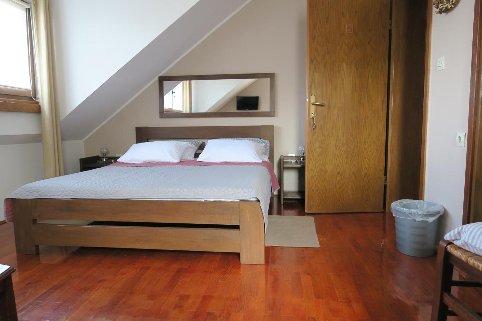 Apartments And Rooms Stefanac Slunj Zewnętrze zdjęcie