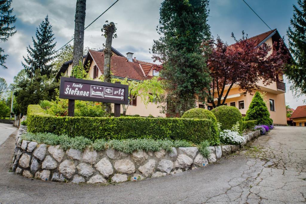 Apartments And Rooms Stefanac Slunj Zewnętrze zdjęcie